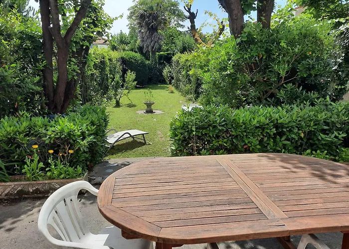 Maison Familiale Renovee Pour 13 Pers. A Royan, Proche - Fr-1-494-204 *